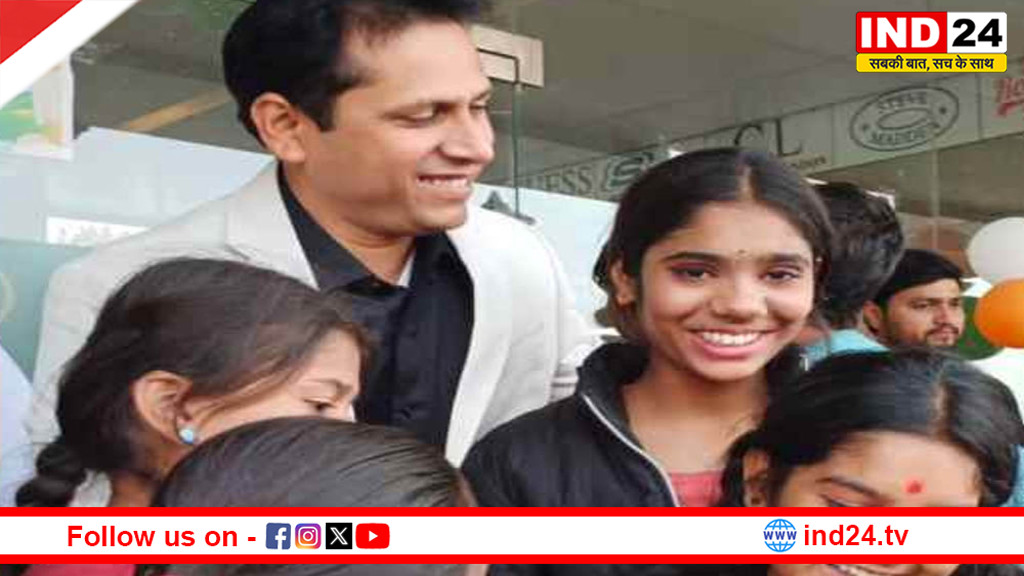 गणतंत्र दिवस पर देशभक्ति का संचार, कलेक्टर की पहल पर झुग्गी बस्ती व अनाथ बच्चों को दिखाई गई बॉर्डर-2