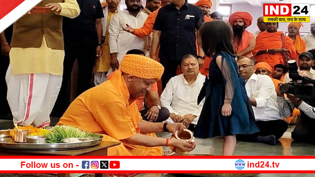 राम नवमी पर गोरखनाथ मंदिर में CM योगी ने किया कन्या पूजन