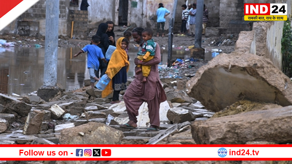 Karachi Storm: पाकिस्तान के कराची में भीषण तूफान से 21 मौतें, 97 Km/h की रफ्तार से चली हवाएं