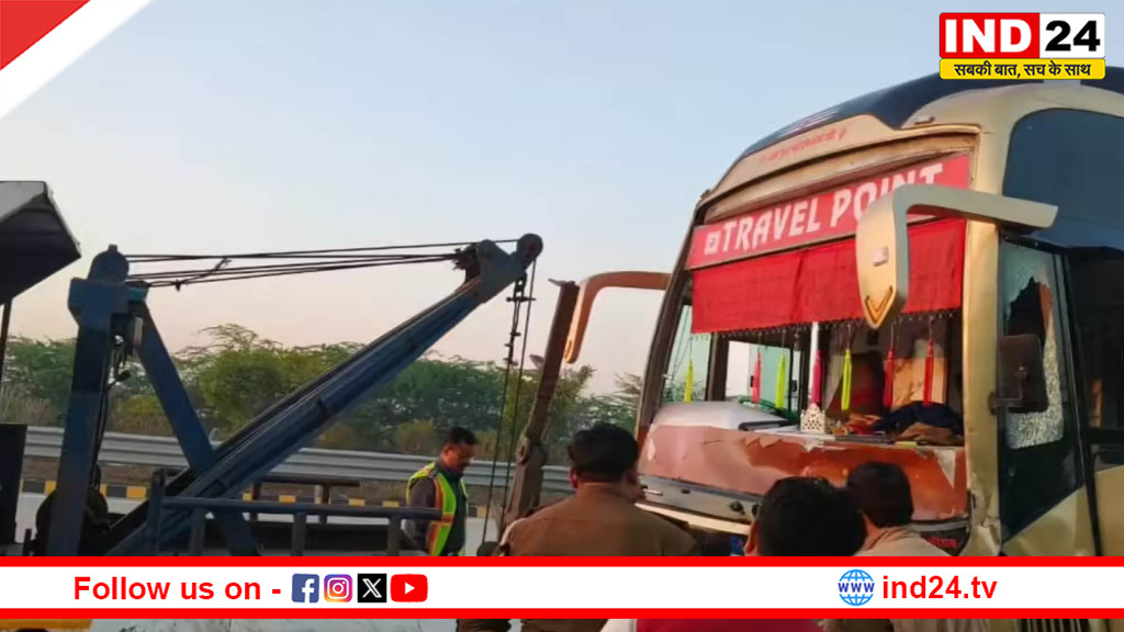 हाथरस में दर्दनाक हादसा: यमुना एक्सप्रेस-वे पर बस ने ईको वैन को मारी टक्कर, 6 की मौत