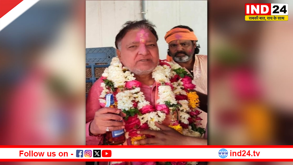 हाथ में शराब,सोशल मीडिया में आग,भाजपा विधायक की हाथ में शराब की बोतल लिए फोटो वायरल!  