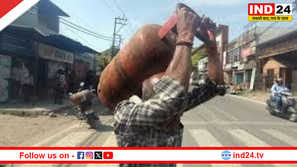 पौड़ी में एलपीजी गैस की आपूर्ति पर प्रशासन की सख्त कार्रवाई, अवैध सिलेंडर जब्त