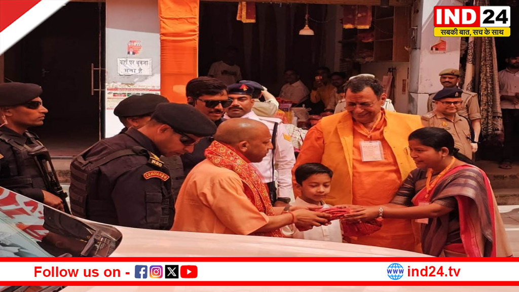 योगी आदित्यनाथ ने किए मां विंध्यवासिनी के दर्शन, नवरात्र मेला तैयारियों की समीक्षा