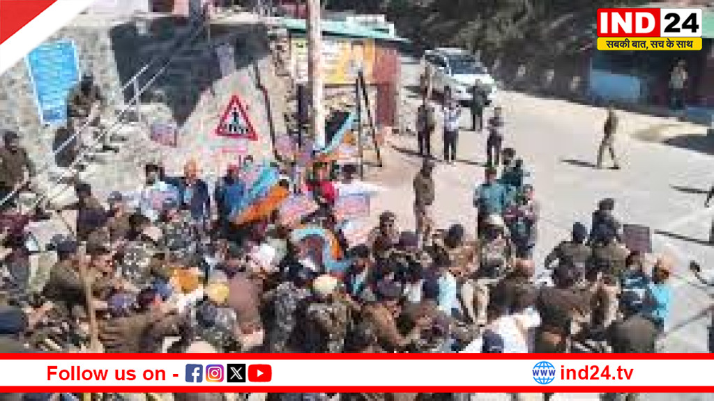 गैरसैंण को स्थायी राजधानी बनाने की मांग पर यूकेडी का नरेंद्रनगर में जोरदार प्रदर्शन