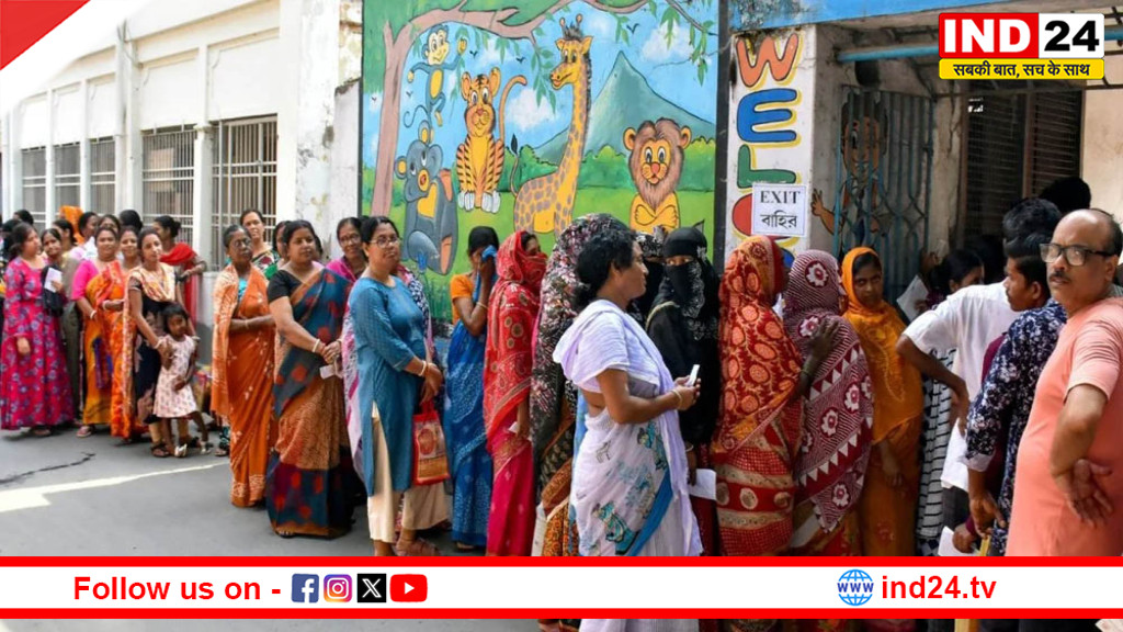पश्चिम बंगाल चुनाव: दूसरे चरण की 142 सीटों पर मतदान शुरू, सुबह से ही बूथों पर भीड़