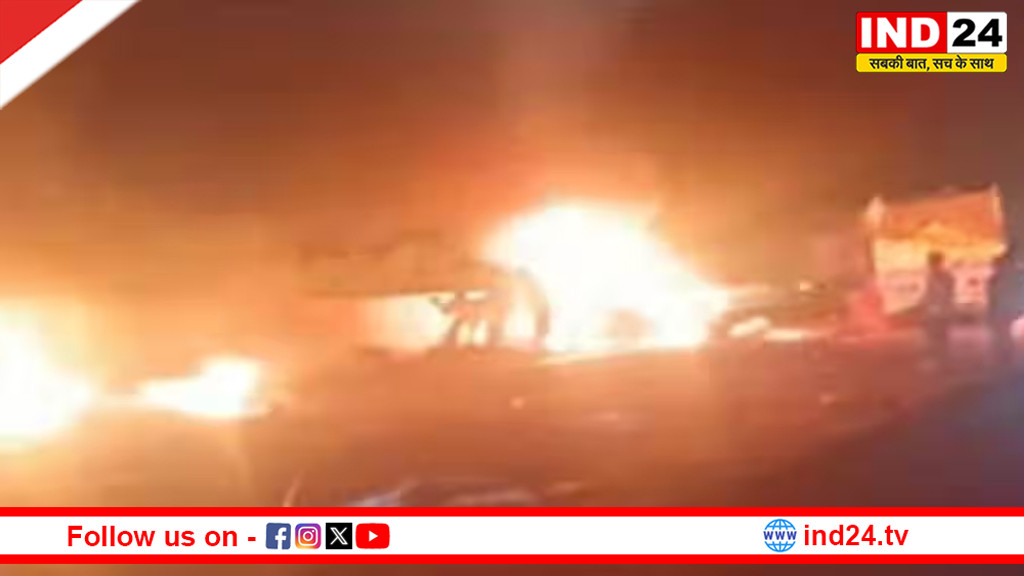 यूपी के मिर्जापुर में भीषण सड़क हादसा, 11 की मौत, 8 जिंदा जले