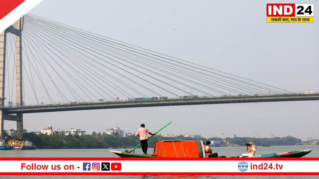 PM मोदी ने की हुगली में नाव की सवारी: खुद की फोटोग्राफ़ी, चुनाव प्रचार का अनोखा अंदाज