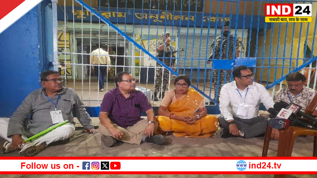 कोलकाता स्ट्रॉन्ग रूम के सामने तृणमूल का धरना, ईवीएम सुरक्षा पर मचा बवाल