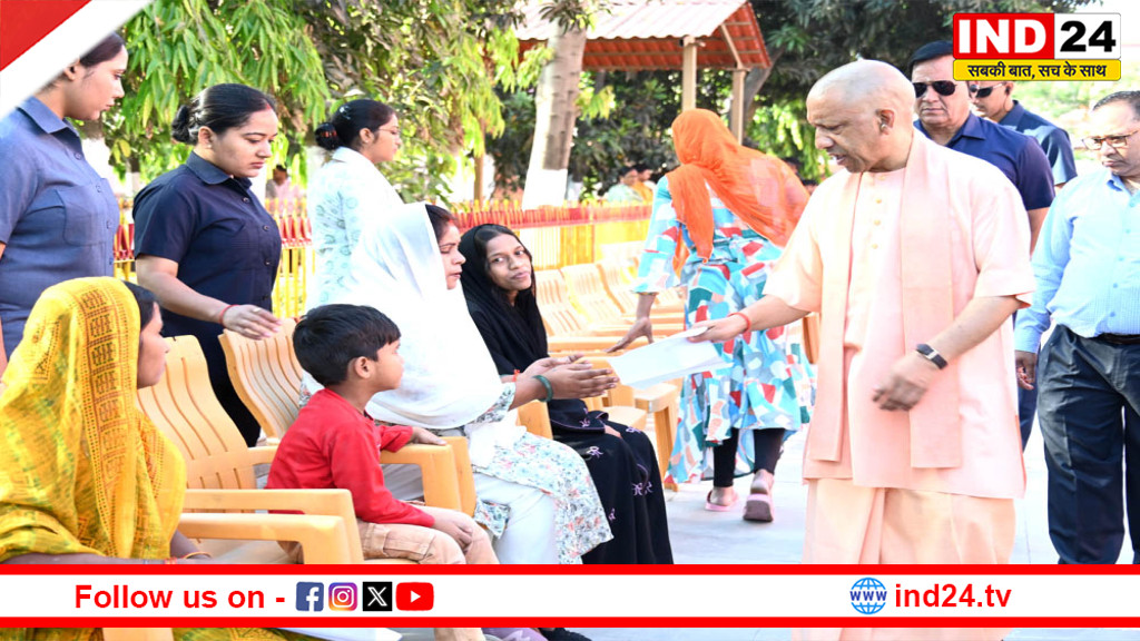 गोरखपुर में सीएम योगी का जनता दर्शन, 200 लोगों की सुनी फरियादें