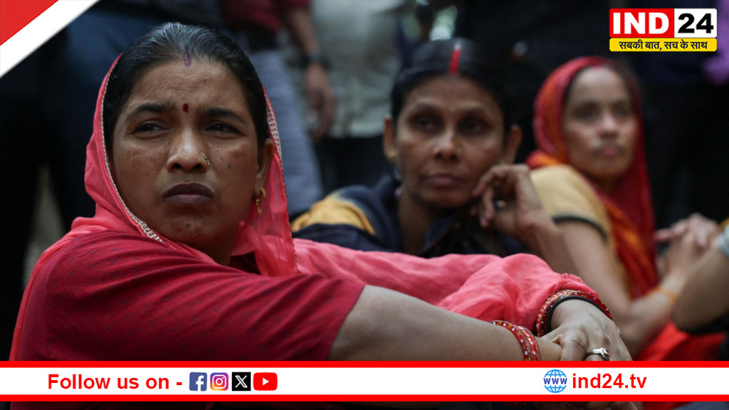  नोएडा में मजूदरों का 'महाविद्रोह': सड़कों पर उतरे हजारों श्रमिक; कम वेतन और शोषण के खिलाफ फूटा गुस्सा