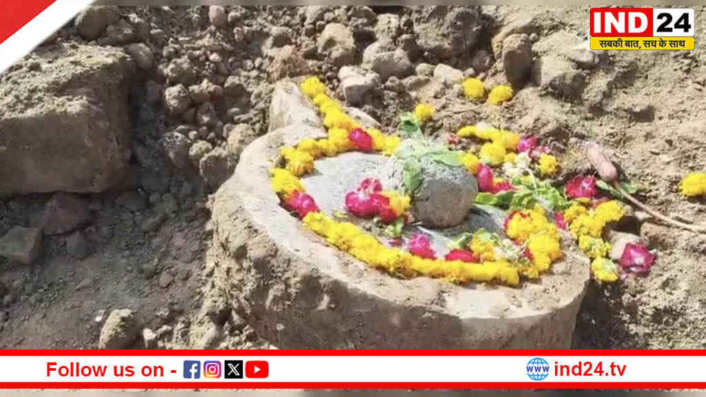 महाकाल परिसर की खुदाई में मिला प्राचीन शिवलिंग, हजार साल पुराने मंदिर के संकेत से बढ़ी हलचल