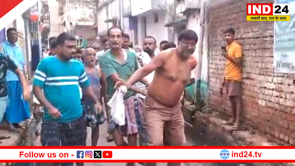 बंगाल के बीरभूम में फूटा जनता का गुस्सा: 'कटमनी' के पैसे वसूलने के लिए TMC नेता को सरेआम पीटा, कपड़े उतरवाकर पूरे इलाके में दौड़ाया