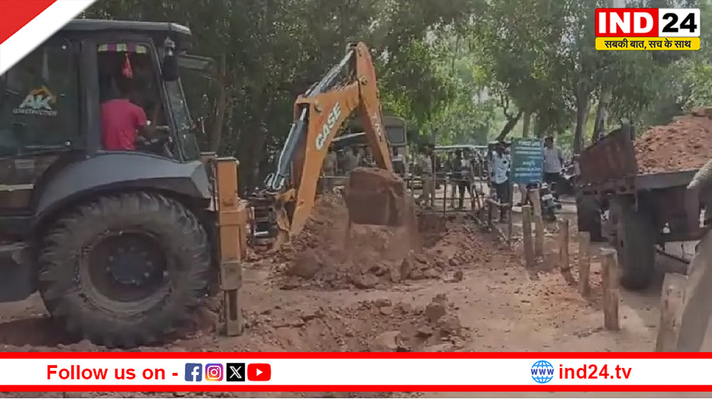  शांतिनिकेतन में पर्यावरण बचाने के लिए वन विभाग का कड़ा एक्शन! सोनाझुरी खोवाई हाट के बीच जेसीबी से खाई खोदकर बंद किया रास्ता