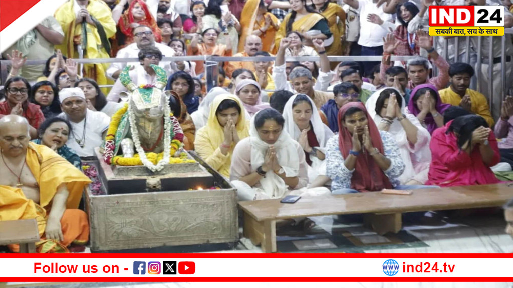 उज्जैन पहुंची भारतीय महिला क्रिकेट टीम, बाबा महाकाल की भस्म आरती में शामिल हुईं हरमनप्रीत कौर