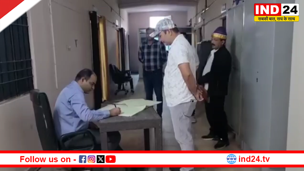 चंपावत में जिलाधिकारी का औचक निरीक्षण: अनुपस्थित अधिकारियों पर गिरी गाज, वेतन रोका गया