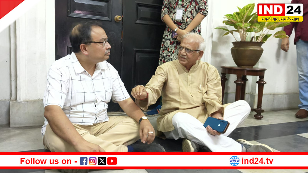 बंगाल विधानसभा में भारी हंगामा स्पीकर के कमरे के बाहर धरने पर बैठे टीएमसी नेता शोभनदेव और कुणाल घोष, लगाया 'असौजन्य' का आरोप