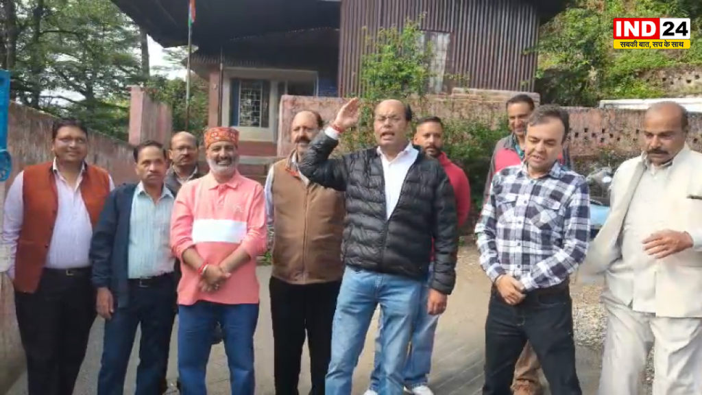 मसूरी में 15 दिनों से गहराया जल संकट, व्यापार मंडल ने किया प्रदर्शन