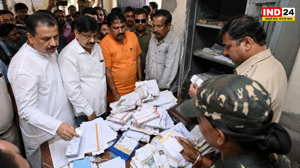 दमदम में TMC कार्यालय से वोटर कार्ड, राशन कार्ड और जमीन के दस्तावेज मिलने का दावा, मचा सियासी बवाल