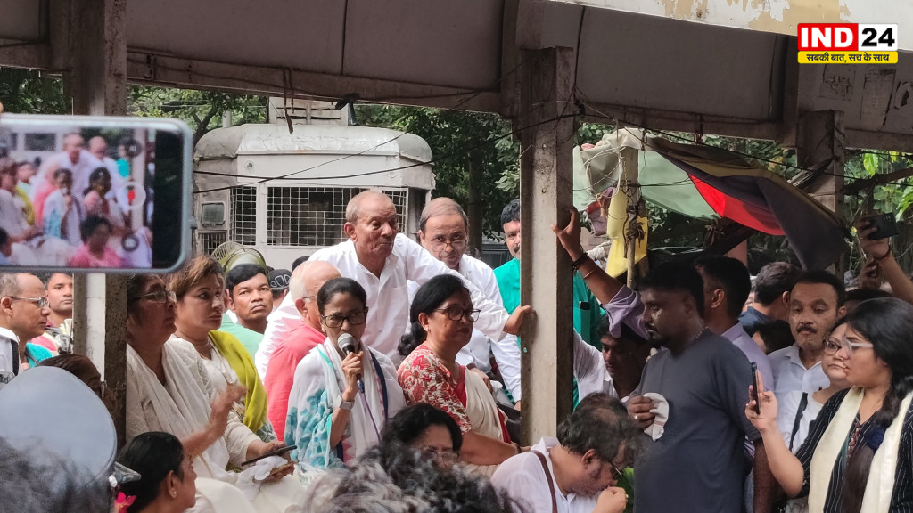 कोलकाता में ममता का महाधरना, अभिषेक पर हमले और हॉकर्स बेदखली के खिलाफ TMC का शक्ति प्रदर्शन
