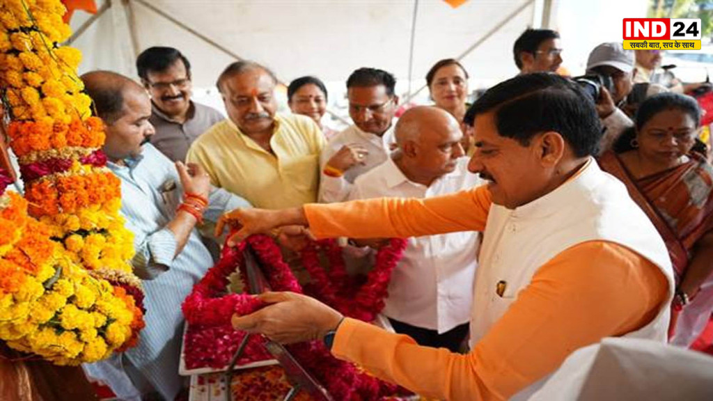 मुख्यमंत्री डॉ. मोहन यादव ने डॉ. श्यामा प्रसाद मुखर्जी को दी श्रद्धांजलि, प्रतिमा पर अर्पित किए पुष्प
