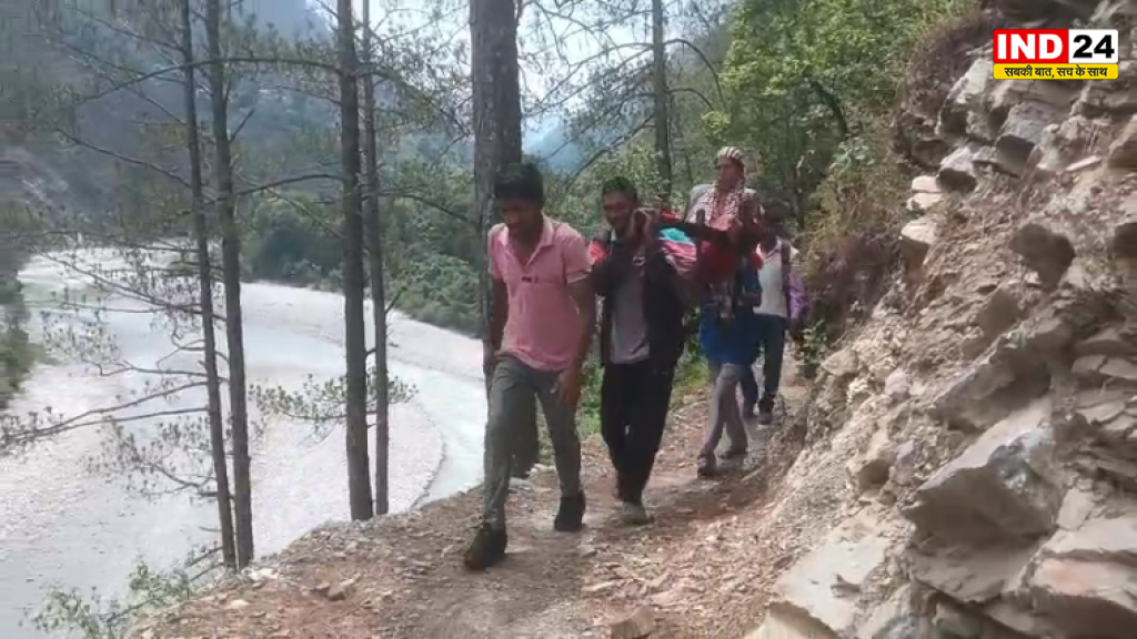 एरेठा गांव में सड़क का इंतजार जारी, प्रसव पीड़ा से जूझती महिला को कंधों पर पहुंचाया अस्पताल