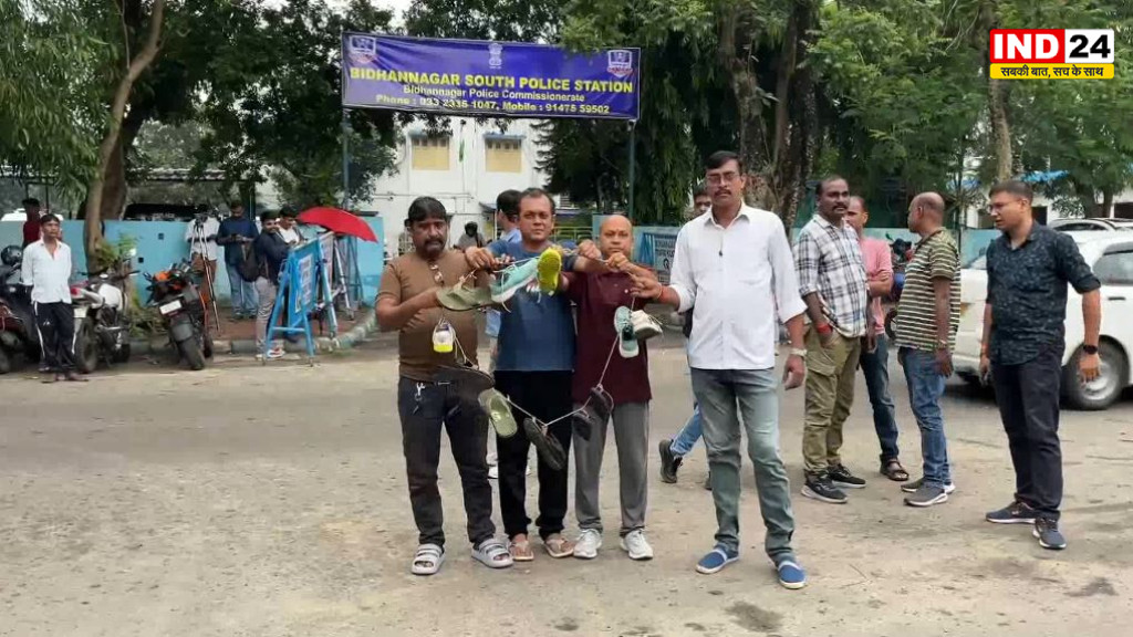 मैसी विवाद में अरूप विश्वास के खिलाफ फुटबॉल प्रेमियों का प्रदर्शन, चप्पलों की माला लेकर थाने के बाहर पहुंचे समर्थक
