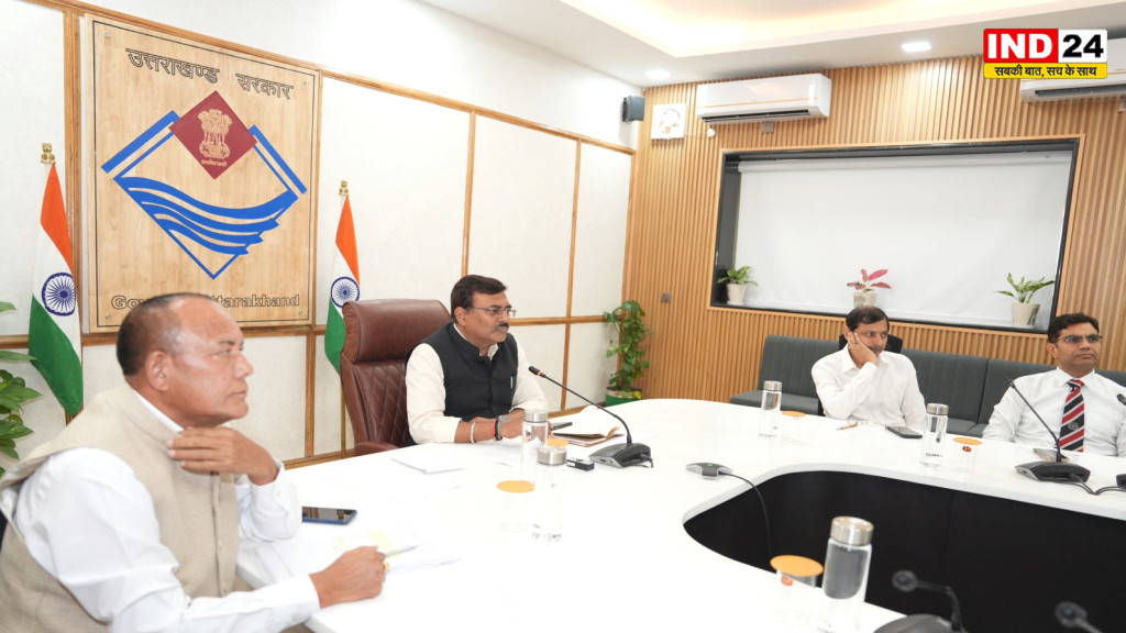 मुख्य सचिव आनन्द बर्द्धन ने जिलाधिकारियों के साथ नीट और यूकेएसएसएससी परीक्षा तैयारियों की समीक्षा की