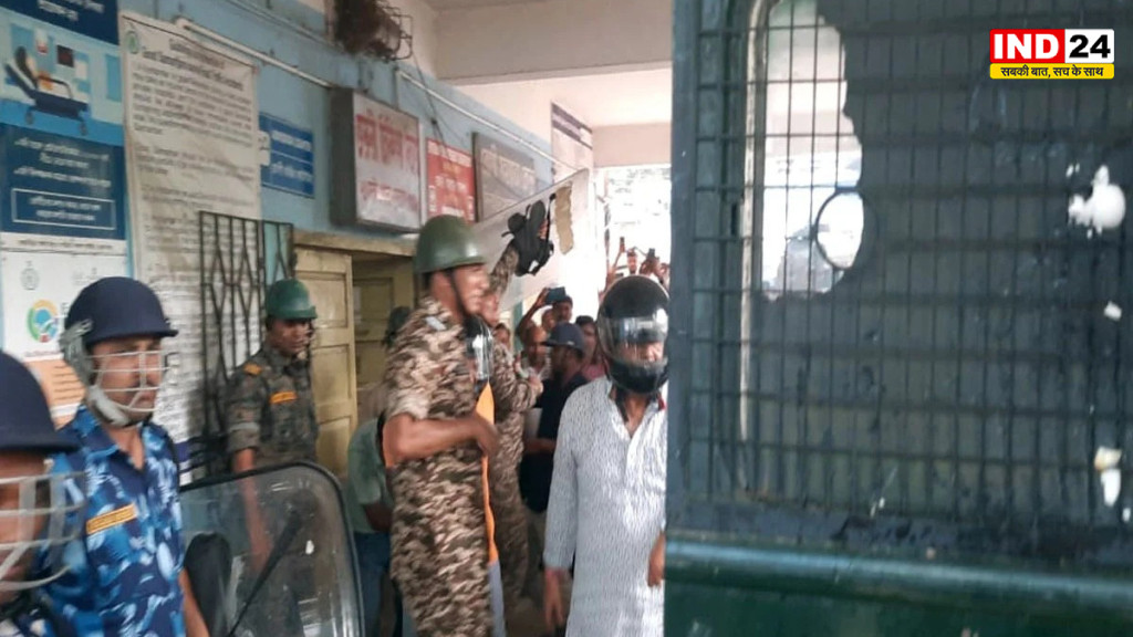  बंगाल में फिर चली 'एग थेरेपी' दिनहाटा थाना से निकलते ही पूर्व मंत्री उदयन गुहा पर 'अंडों की बारिश', बचाने के लिए पहनाना पड़ा हेलमेट