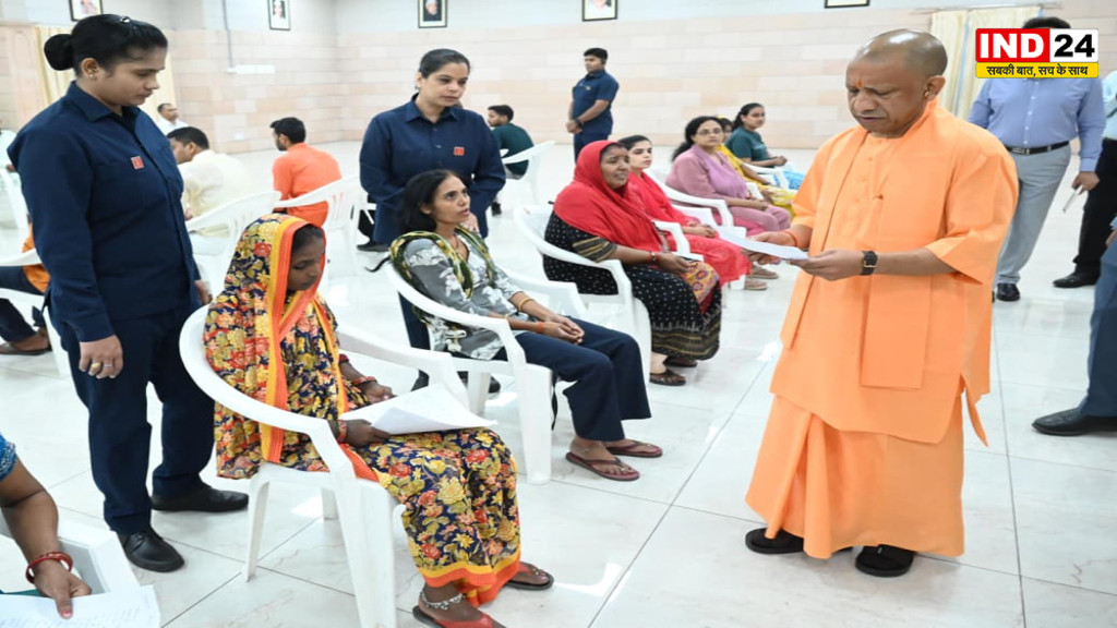 जनता दर्शन में सीएम योगी का बड़ा संदेश, बोले- इलाज की चिंता छोड़िए... खर्च उठाएगी सरकार