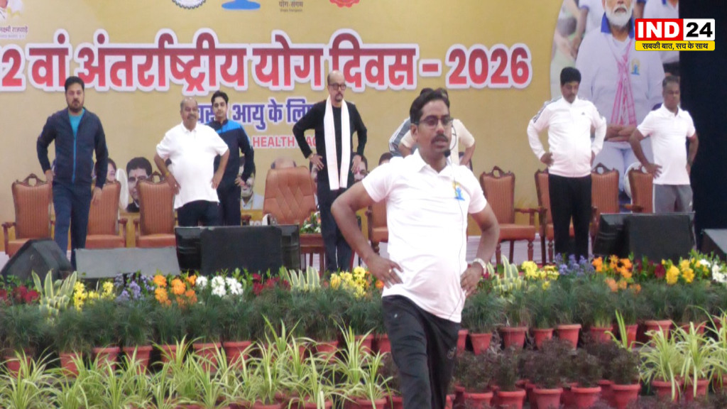 रायपुर में 12वें अंतर्राष्ट्रीय योग दिवस पर भव्य आयोजन, राज्यपाल रमेन डेका ने किया योगाभ्यास