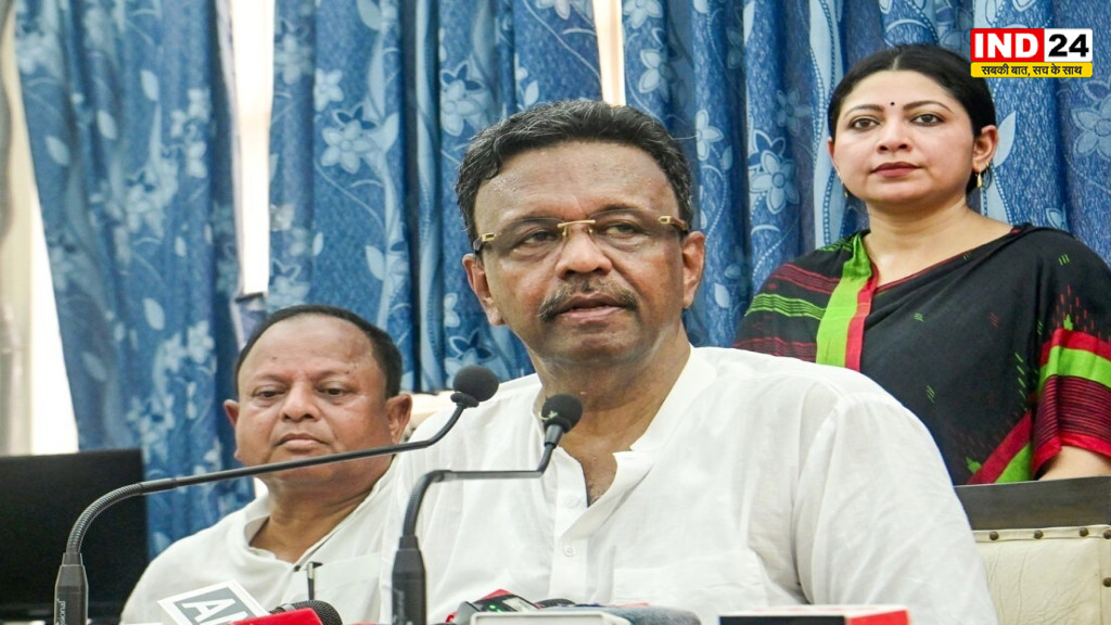 बंगाल में TMC नेताओं पर कसता शिकंजा: पूर्व मंत्री फिरहाद हकीम के खिलाफ थाने में शिकायत दर्ज; महिलाओं के अपमान और धार्मिक उन्माद फैलाने का आरोप, गिरफ्तारी की माँग