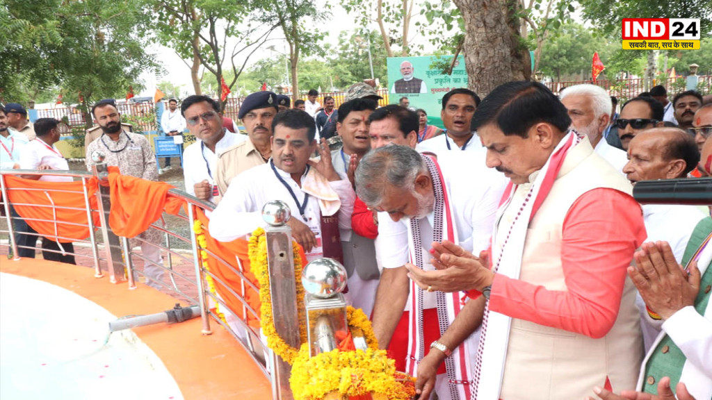 सीएम डॉ. मोहन यादव ने किए माता के दर्शन, प्रदेश की खुशहाली और जनता के कल्याण की कामना