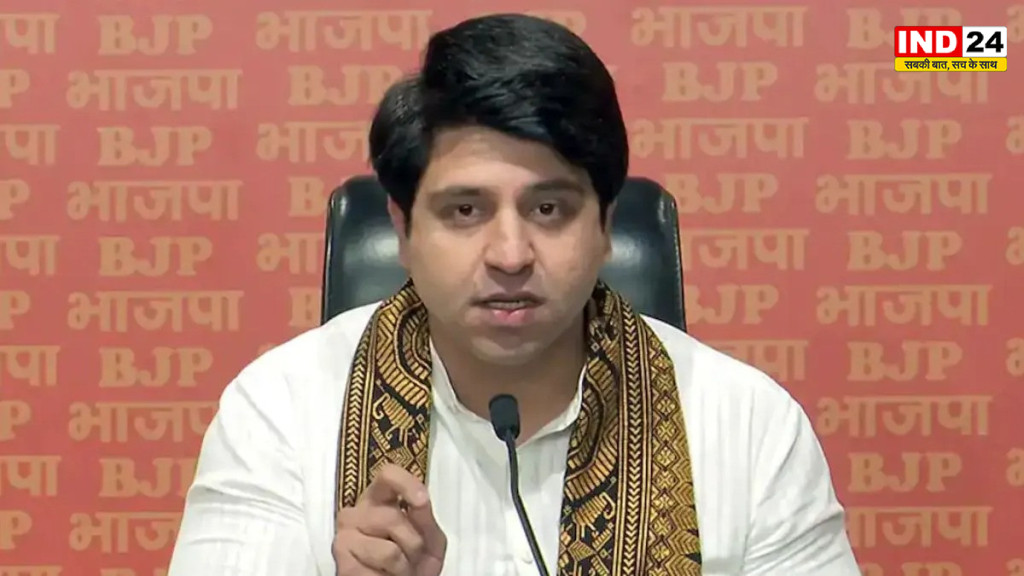  शहजाद पूनावाला का INDIA गठबंधन पर तंज, बोले- ये तो आपस में ही लड़ रहे हैं
