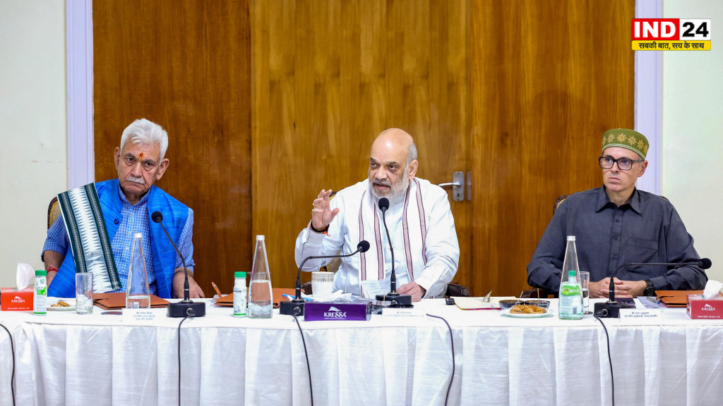 जम्मू-कश्मीर में बाढ़ पर एक्शन में अमित शाह! LG मनोज सिन्हा और CM उमर अब्दुल्ला से की बात, राहत कार्य तेज करने के निर्देश