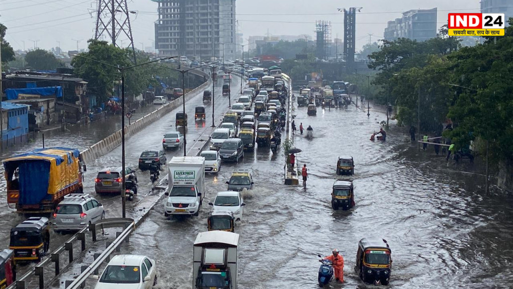 24 घंटे से रुक-रुककर बरस रहे बादल, MP में बाढ़ जैसे हालात; 17 जिलों में रेड अलर्ट