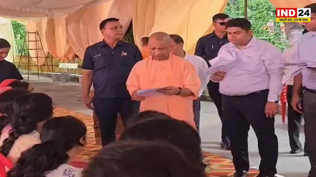 गुरु पूर्णिमा पर सीएम योगी ने सुनी 200 फरियादियों की समस्याएं, बोले- हर शिकायत का होगा समाधान, अफसरों को दिए कार्रवाई के निर्देश