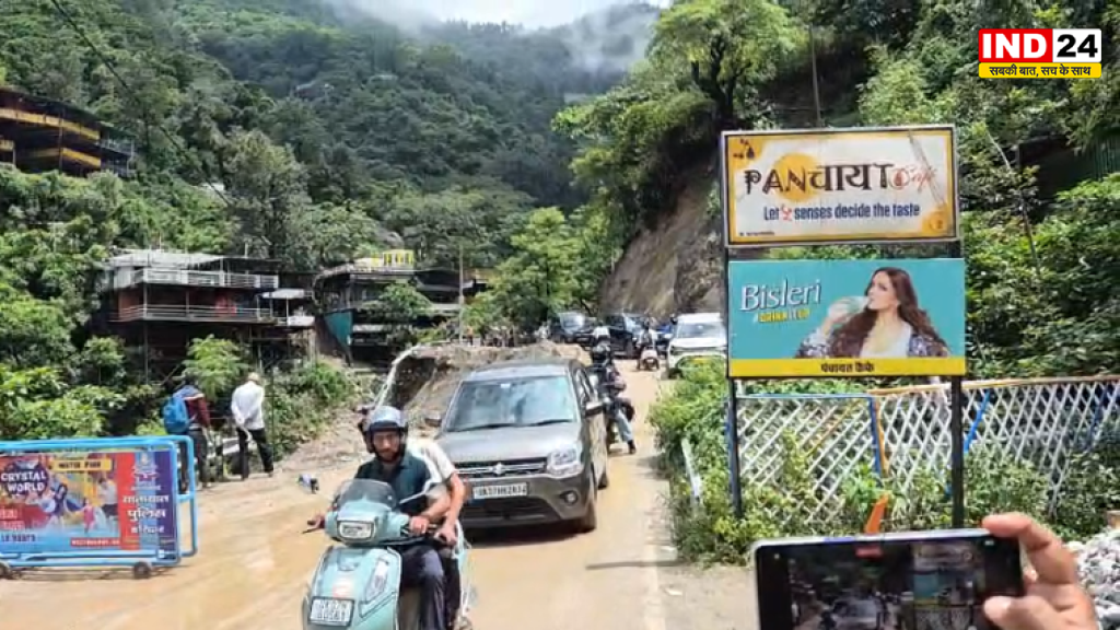 मसूरी-देहरादून हाईवे पर राहत, जेसीबी से मलबा हटाकर यातायात बहाल