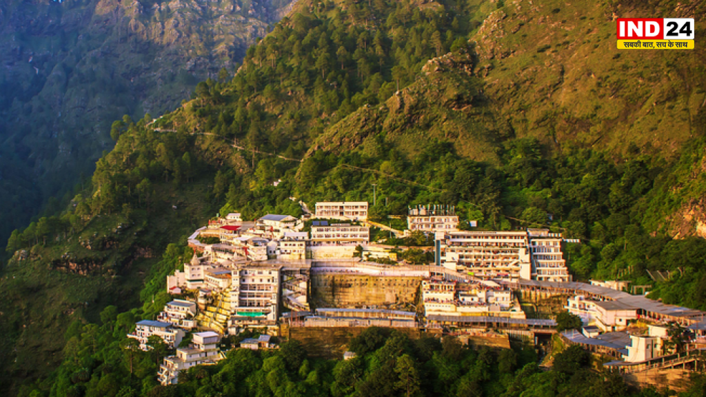 जम्मू-कश्मीर में खराब मौसम का असर, माता वैष्णो देवी यात्रा अस्थायी रूप से रोकी गई; श्रद्धालुओं की बढ़ी मुश्किलें