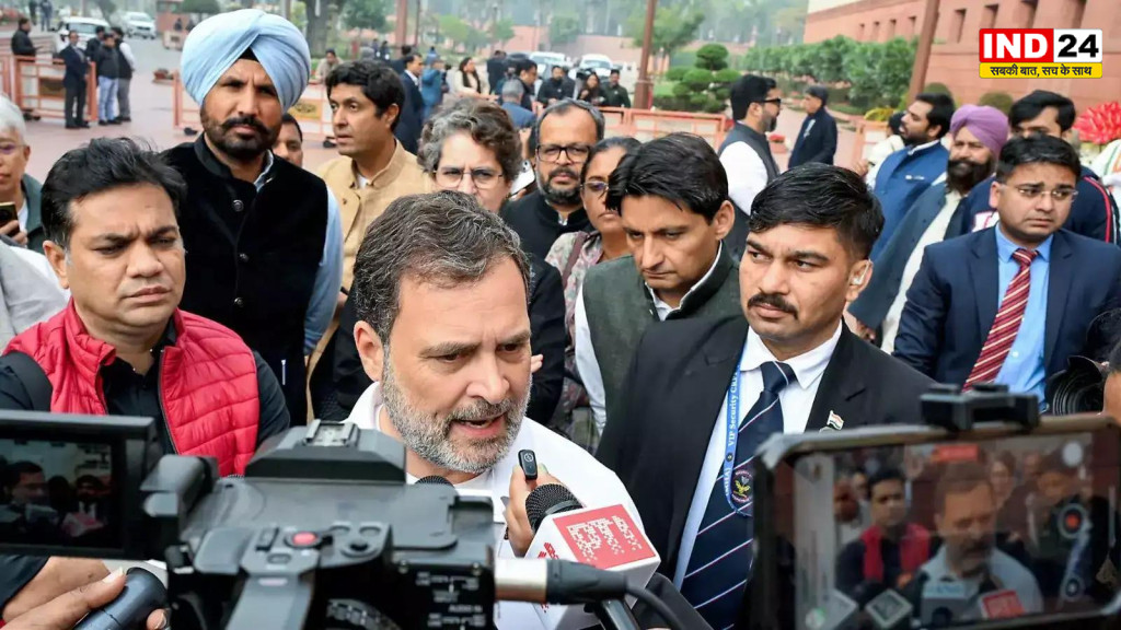 राहुल गांधी का दावा- ‘मुझे घसीटने वाले पुलिसकर्मी ने कहा, इस सरकार को हटाइए’