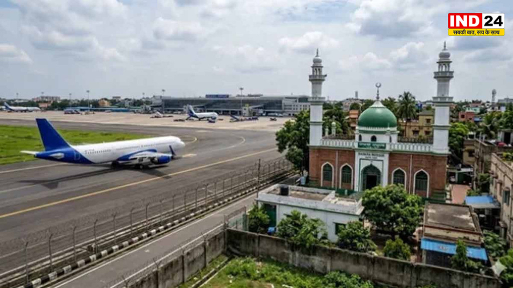 136 साल पुरानी मस्जिद की होगी मरम्मत, कोलकाता एयरपोर्ट की सुरक्षा और रनवे संचालन पर भी पड़ेगा असर
