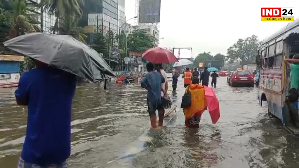 बंगाल में बारिश का डबल अटैक: कोलकाता में जलभराव से डूबी गाड़ियां, झाड़ग्राम में पुल बहने से टूटा संपर्क