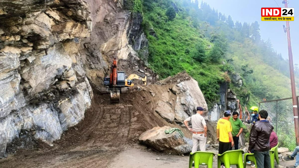 भारी बारिश से केदारनाथ यात्रा प्रभावित, यमुनोत्री हाईवे कई जगह बंद