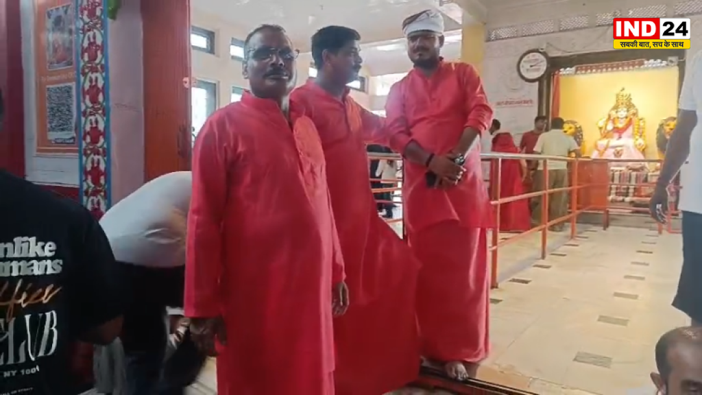 मनसा देवी मंदिर में बड़ा फैसला, पुजारी और कर्मचारियों को दिए गए बिना जेब वाले वस्त्र