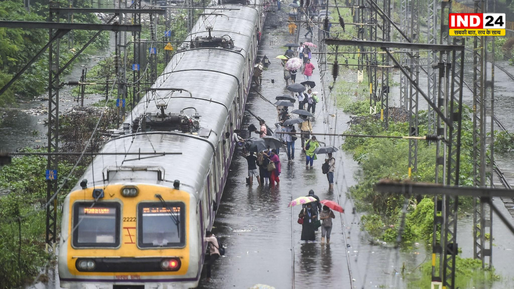 मुंबई रूट पर भारी बारिश का असर: अवंतिका एक्सप्रेस समेत 8 ट्रेनें रद्द, कई ट्रेनों का संचालन प्रभावित
