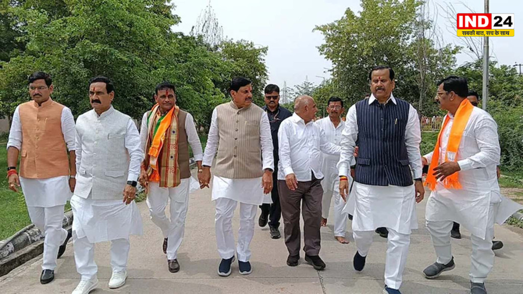 दतिया उपचुनाव: CM मोहन यादव और नरोत्तम मिश्रा की मौजूदगी में आशुतोष तिवारी ने भरा नामांकन, कांग्रेस के घनश्याम सिंह से सीधा मुकाबला