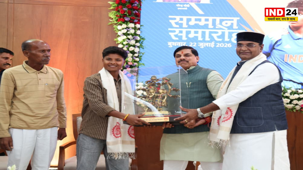 सीएम डॉ. मोहन यादव ने किया इंटरनेशनल क्रिकेटर क्रांति का सम्मान, कहा- हमारी बेटियां किसी से कम नहीं