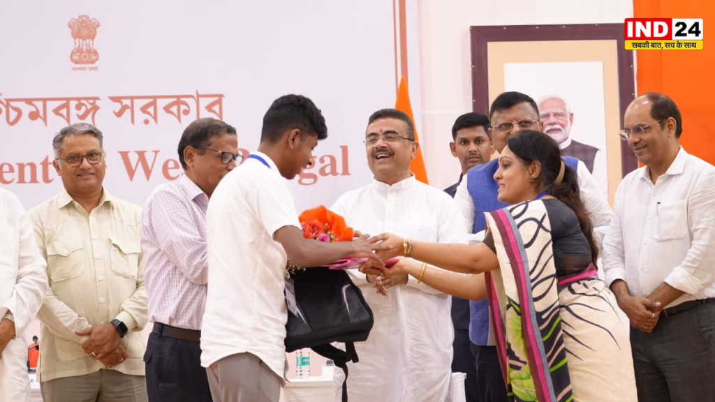 नबन्ना में मेधा का सम्मान, सुवेंदु अधिकारी ने NEET में सफल 100 छात्रों को किया सम्मानित