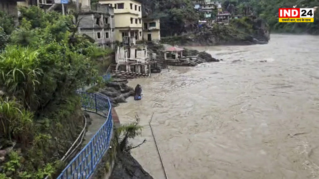 Uttarakhand Weather Today: उत्तराखंड में बारिश का कहर! 111 सड़कें बंद, चारधाम यात्रा रोकी गई