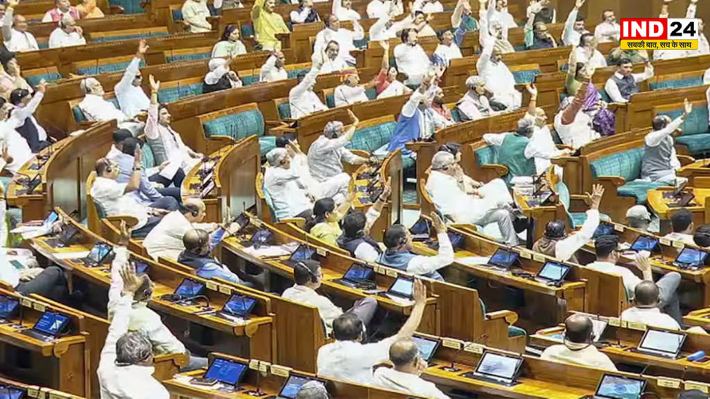 Parliament Monsoon Session: पेपर लीक रोकने का सख्त कानून लोकसभा में पास, 10 करोड़ तक जुर्माने और 10 साल जेल का प्रावधान; राज्यसभा में वंदे मातरम् से जुड़ा बिल पास
