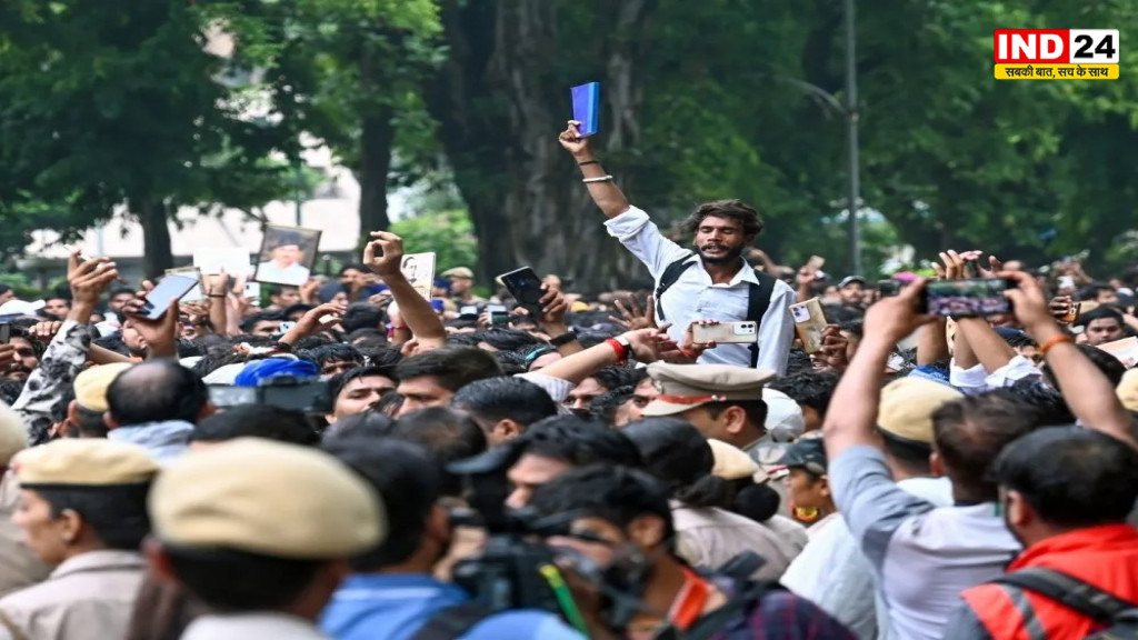 CJP Protest: जंतर-मंतर पर बवाल! बैरिकेडिंग तोड़ने की कोशिश के बाद पुलिस का लाठीचार्ज, कई प्रदर्शनकारी हिरासत में… 'चलो संसद' मार्च में बढ़ा तनाव